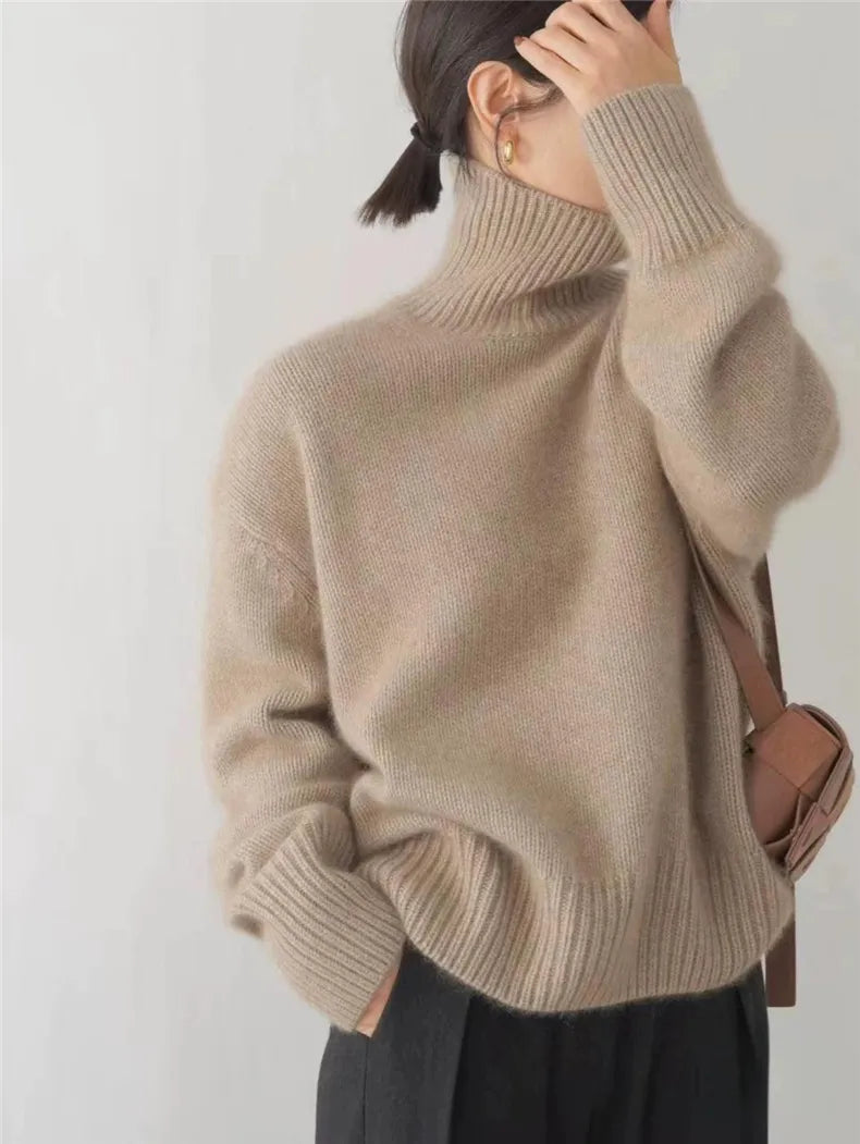 Lottie – Cashmere turtleneck of timeless elegance